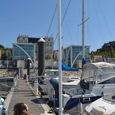 Úszó hotel Shell Boats *
